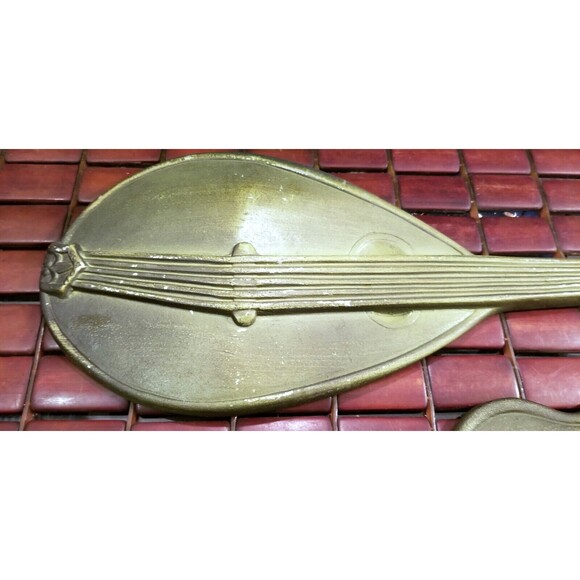 Vintage Royal Cast Aluminum  Mandolin & Violin Instruments Wall Decor - Picture 2 of 6